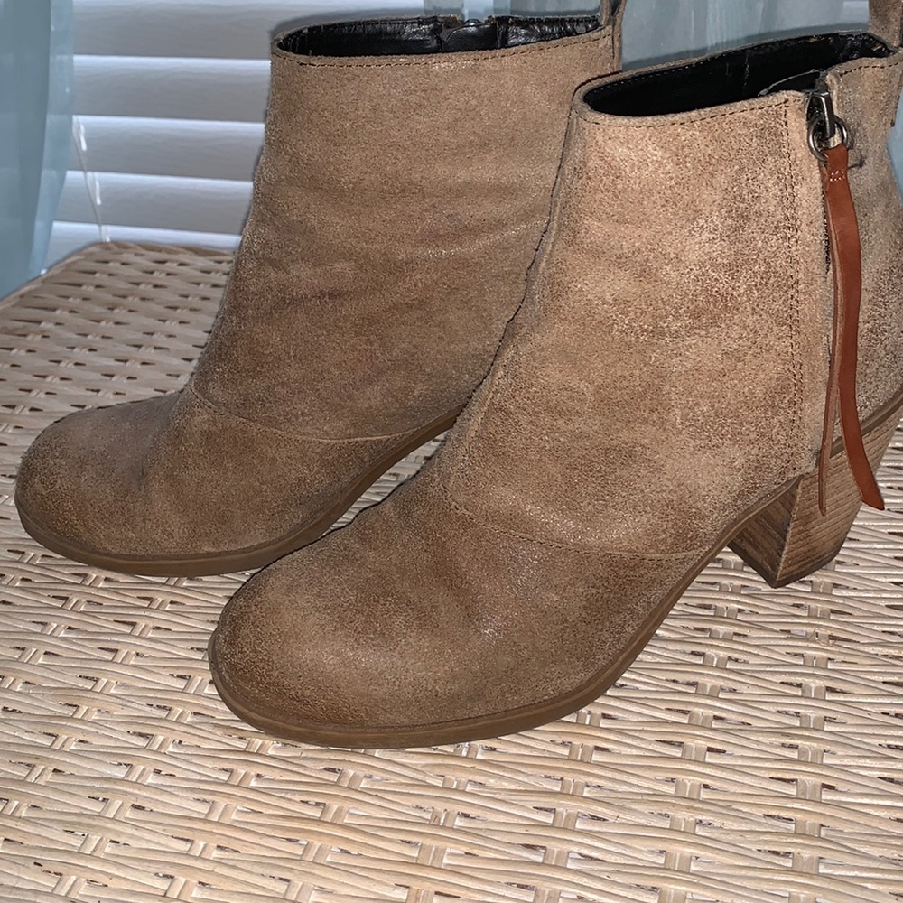 Dolce Vita Suede Ankle Boots, Distressed Tan, 8.5M, EUC